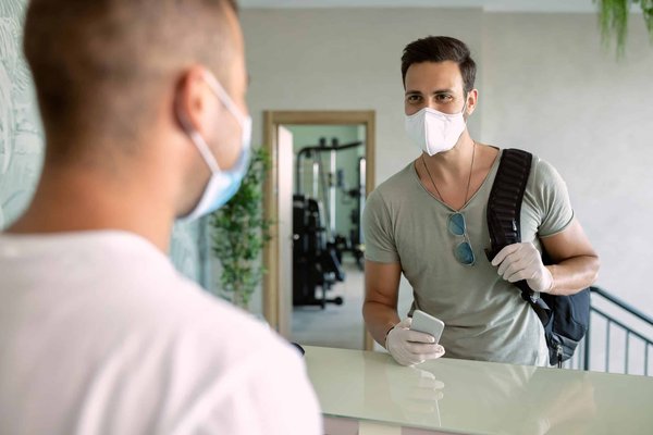 Comment optimiser l'utilisation des antibiotiques en milieu hospitalier pour prévenir la résistance ?